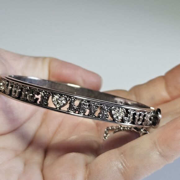 **Sale** Juicy Couture Silver Tone Bangle Rhinestone Bracelet I Heart Juicy 7.5" - Picture 2 of 12